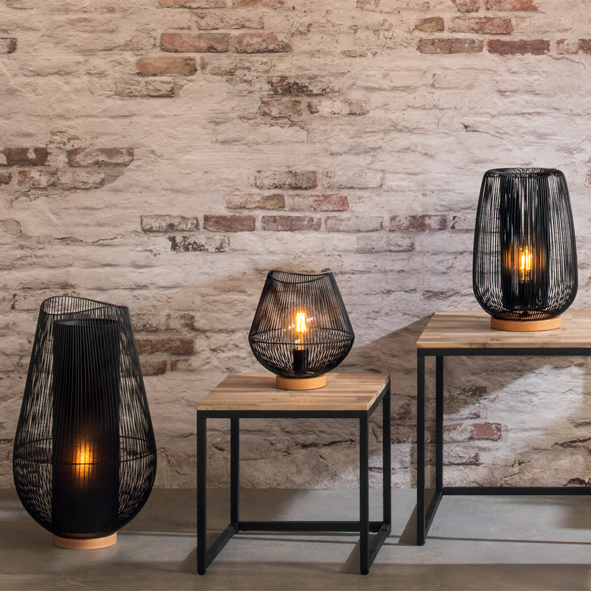 Lampa 26x28cm metal/drvo